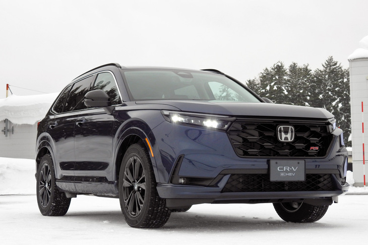 北海道・鷹栖での雪上試乗会より、標準グレードの「e：HEV RS」。