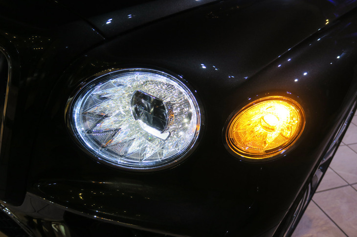 ベントレー・フライングスパー ハイブリッド（ヘッドランプ）