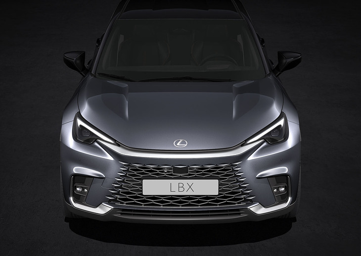 新たなフロントマスクの「ユニファイドスピンドル」を採用。ボディーとの境界線を融合したシームレスなグリルと低く構えたボンネットが特徴だ。