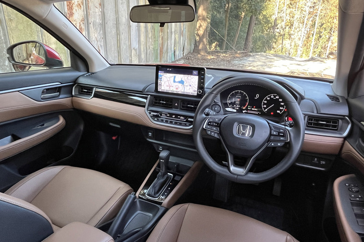 「Z＋」グレードには上質さを演出するブラウンの内装色が新設定された。