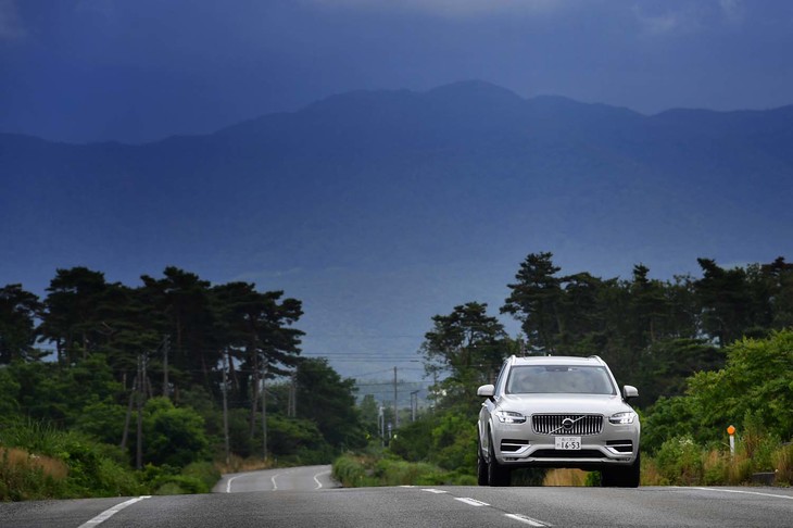 ボルボXC90 B6 AWDインスクリプション