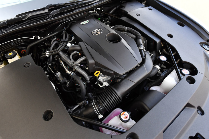 優れた燃費性能と豊かなトルク特性をセリングポイントとする2リッター直4ターボエンジン。14代目「クラウン」と同じものが採用されている。