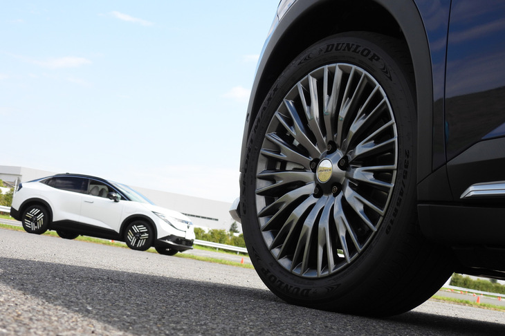 日産リーフAUTECH（専用19インチアルミホイール）