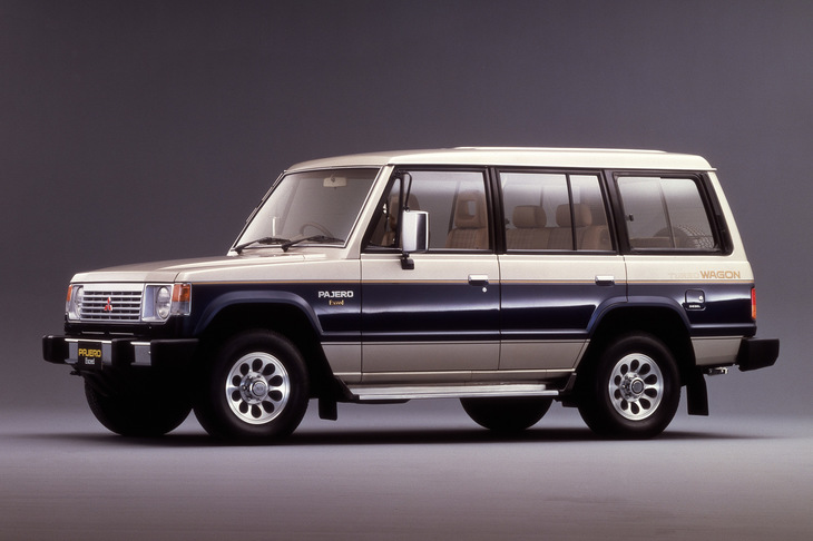 ツートンのボディーカラーが特徴的だった「エクシード」。それまでのクロカン車にはない、豪華装備が魅力の上級グレードだった。