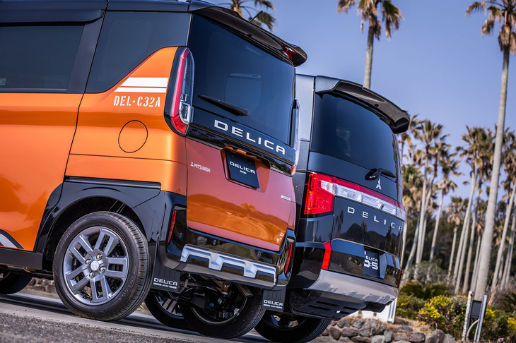 「デリカミニTプレミアム」（写真手前）と「デリカD：5 P」（同奥）。