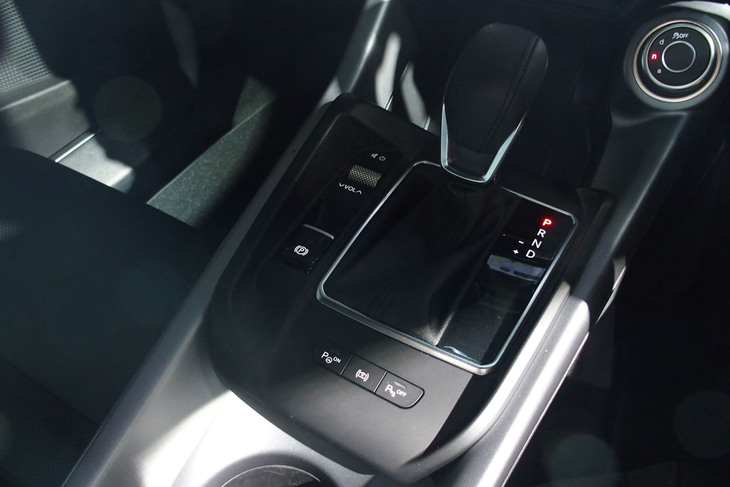 アルファ・ロメオ・トナーレ（シフトセレクター）