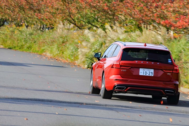 ボルボV60 B5 R-DESIGN