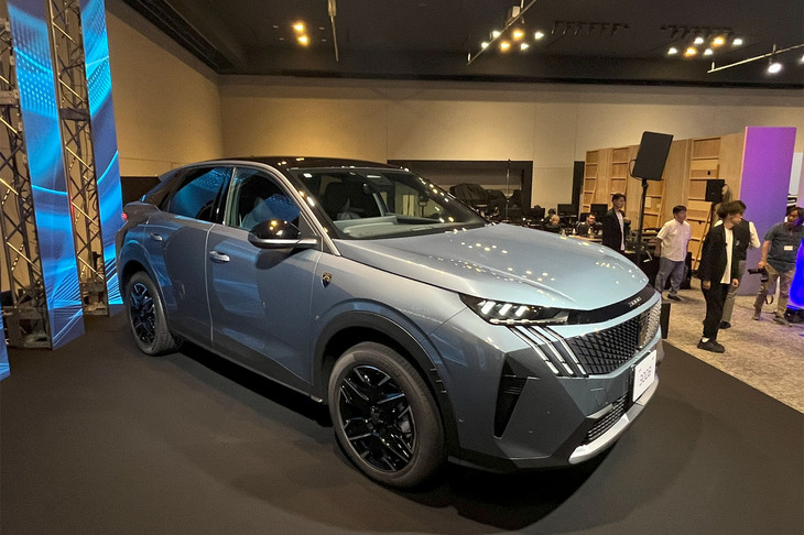 外板色は新色の「インガロブルー」（写真）に加えて、「オブセッションブルー」、「オケナイトホワイト」の全3色から選択できる。