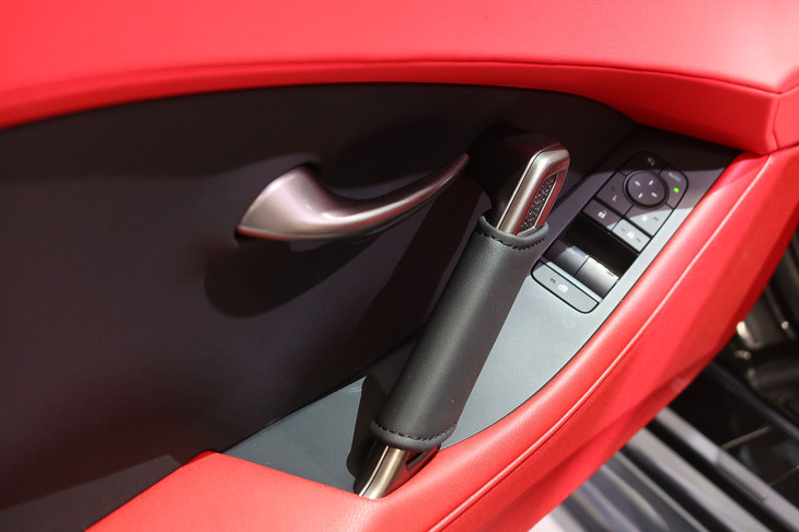 トヨタGR GT（ドアのインナーパネル）