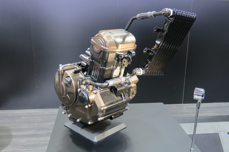 「スズキ・ジクサー250／ジクサーSF250」に搭載される油冷エンジン。