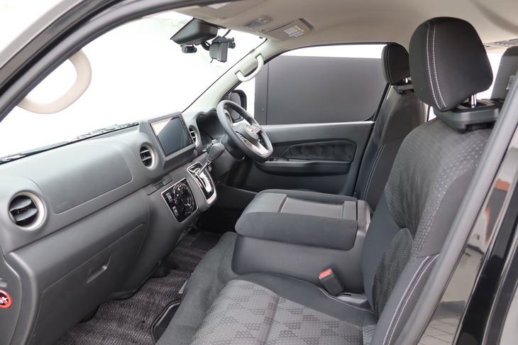 日産ディザスターサポートスペック（助手席および運転席）