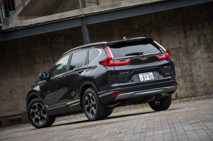 新型のデビューにより、2年ぶりに国内市場に復活した「ホンダCR-V」。まずは2018年8月31日にガソリン車が、同年11月1日にハイブリッド車が発売された。