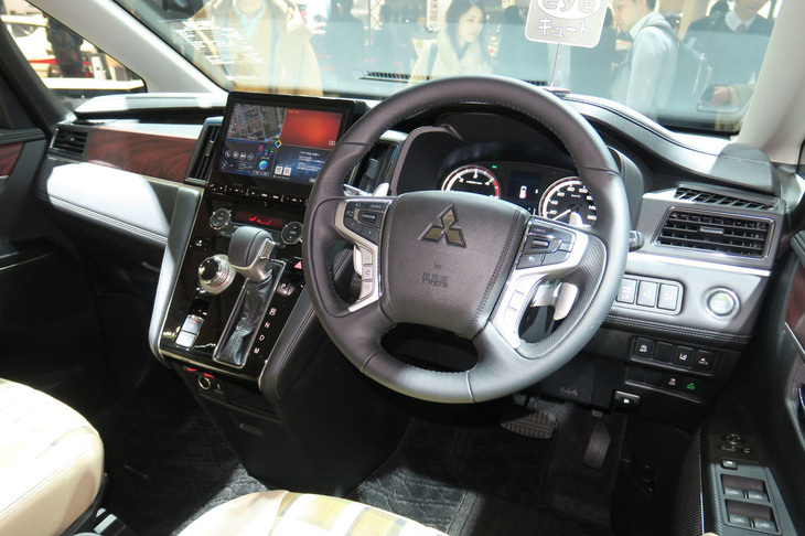 三菱デリカD：5 eye・キュートproduced byテリー伊藤