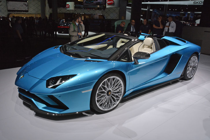 「ランボルギーニ・アヴェンタドールSロードスター」