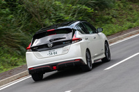 足まわりの変更は限界性能の向上を狙ったものではなく、パワートレインの変更やハイグリップタイヤの採用に合わせ、チューニングを最適化したものという印象が強い。