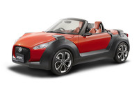 ダイハツ、新感覚スポーツカー「D-X」を出展【東京モーターショー2011】