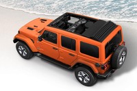 「ジープ・ラングラー アンリミテッド」に電動開閉式ルーフの限定モデルが再登場の画像