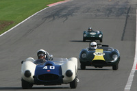 ロードカーだけでなく、歴史的なレーシングマシンに走行の舞台を提供。英国の自動車文化において「VSCC」の果たす役割は大きいといえる。