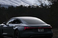 アウディe-tron GTクワトロ