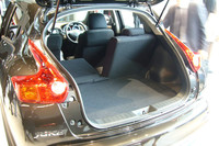 荷室の容量は、251〜786リッター（＋床下44リッター）。