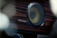 オプションで用意される、Bowers＆Wilkins社製のプレミアムサラウンド・サウンドシステム。