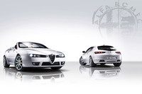 アルファ・ロメオ、白いボディに赤内装の特別仕様車の画像