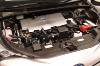 パワーユニットは、1.8リッター直4エンジンに電気モーターが組み合わされる。