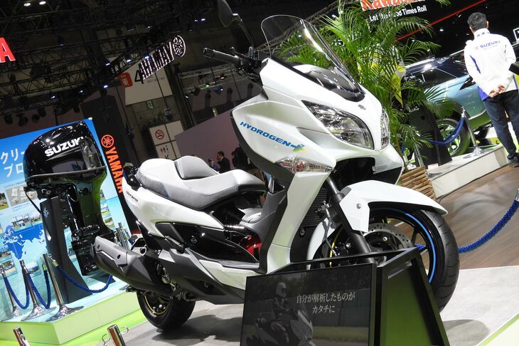 スズキ水素エンジンバーグマン