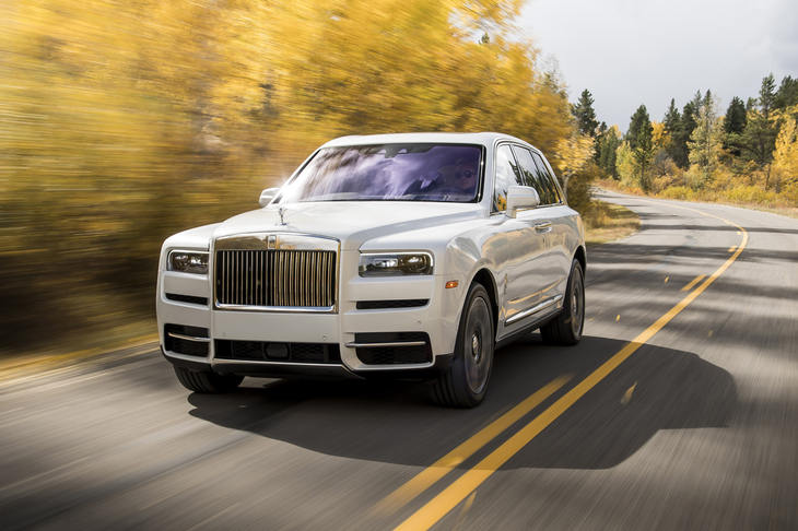 燃費は、NEDCの複合モードで15リッター/100km（約6.7km/リッター）と公表される。