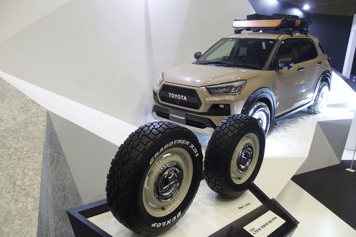 「ダンロップGRANDTREK XS1」と「トヨタ・ライズBratカスタム」。