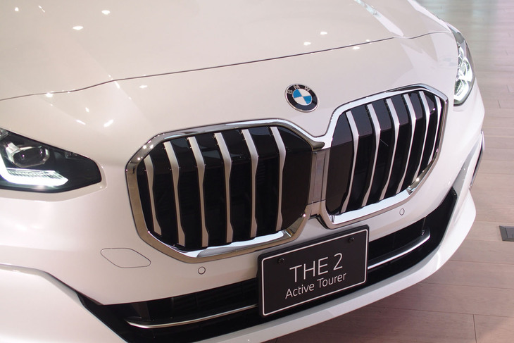 218iアクティブツアラー エクスクルーシブ（フロントマスク）