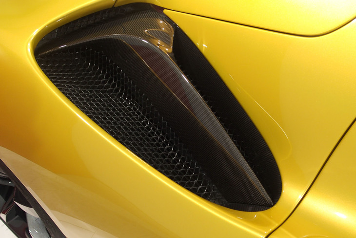 フェラーリSF90スパイダー（エアインテーク）