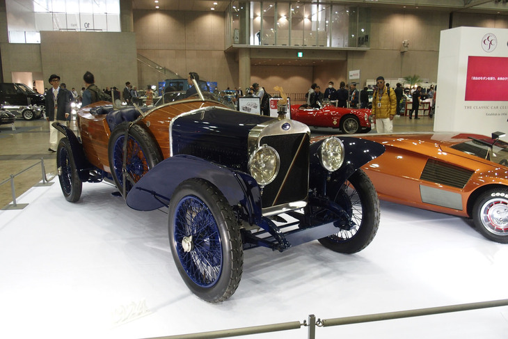 「オートモビル カウンシル2025」のTHE CLASSIC CAR CLUB OF JAPANブース様子。