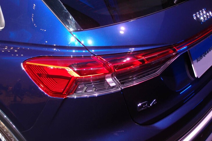 アウディQ4 40 e-tron Sライン（リアコンビランプ）