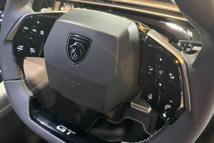 プジョー3008（ステアリングホイール）