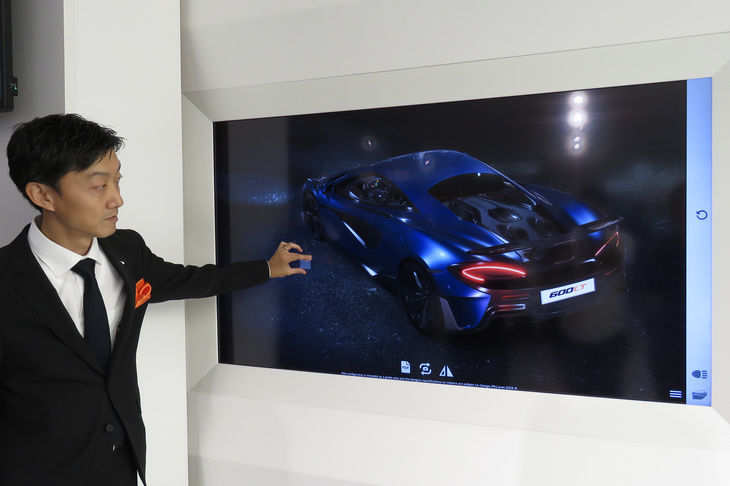 タッチパネル式の3Dカーコンフィギュレーター。