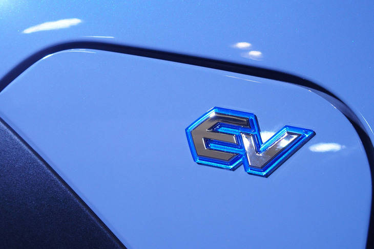 ソルテラSTIコンセプト（エンブレム）