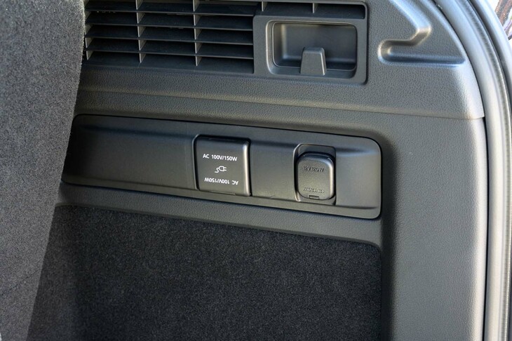 マツダCX-80 XDハイブリッド プレミアムスポーツ（AC100V 150Wコンセント／12V 120Wソケット）