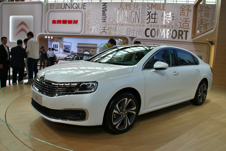 3m近いホイールベースが与えられた、「シトロエンC6」。