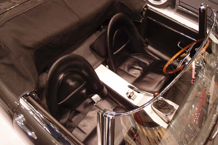 ジャガーEタイプ シリーズ1 DHC（1963年）／Auto Roman