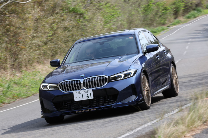 「B3 GTリムジン」の乗り心地のよさは特筆すべきもの。ザラついた路面での微振動をきれいに遮断する、路面のつなぎ目などの比較的大きな凸凹を乗り越えたときの衝撃も、サスペンションがさり気なく、そしてしっかりといなす。