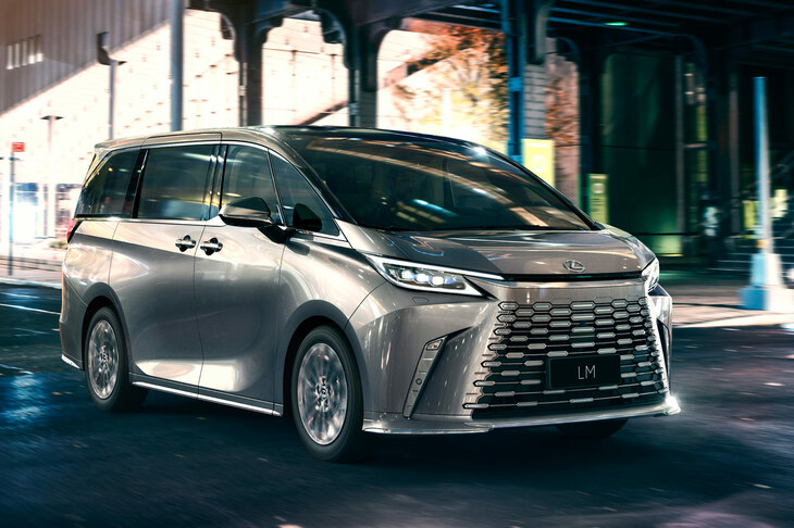 2023年秋の国内導入が予定されている、レクサスの高級MPV「LM」。その車内空間の快適性で、多くの高級セダンユーザーを取り込むことになるだろう。