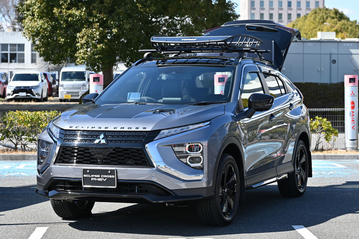 こちらも2023年の東京オートサロン出展車両である「エクリプス クロス ブラックエディション プレミアム」。
