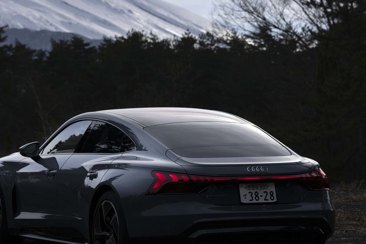 アウディe-tron GTクワトロ