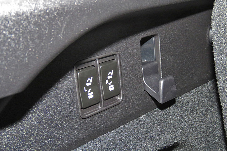 レクサスRX350L（荷室）