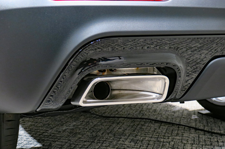 キャデラックXT4スポーツ（マフラー）
