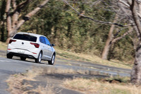 走りのよさと快適性の高さに加え、独自のコンパウンド技術による優れた耐摩耗性や転がり抵抗の低さも「エヌフィラSU1」の特長。ネクセンはこのタイヤを「エコ・プレミアムスポーツタイヤ」と表しているが、その言葉に偽りはないのだ。