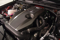 「IS300“Fスポーツ”」に搭載される2リッター直4ターボエンジンはハイオクガソリン指定で、最高出力245PS、最大トルク350N・mを発生。8段ATを組み合わせている。