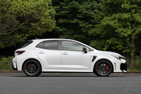 トヨタGRカローラRZ