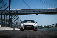 2020年型の「GT-R NISMO」について、日産は「特長はトータルバランスの高さ」「超高速での走行安定性をさらに高め、サーキットでの走行性能も大幅に向上させた」と説明している。